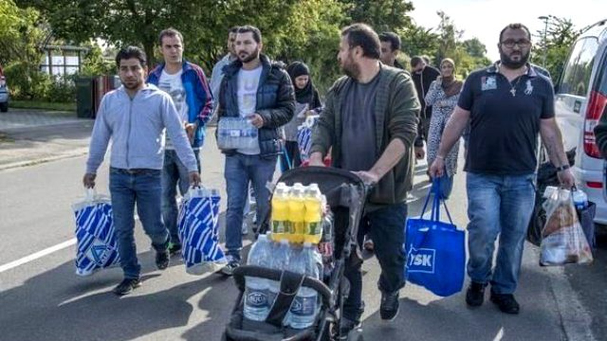 Almanya, Danimarka\'ya Geçmeye Çalışan 500 Sığınmacı Durdurdu
