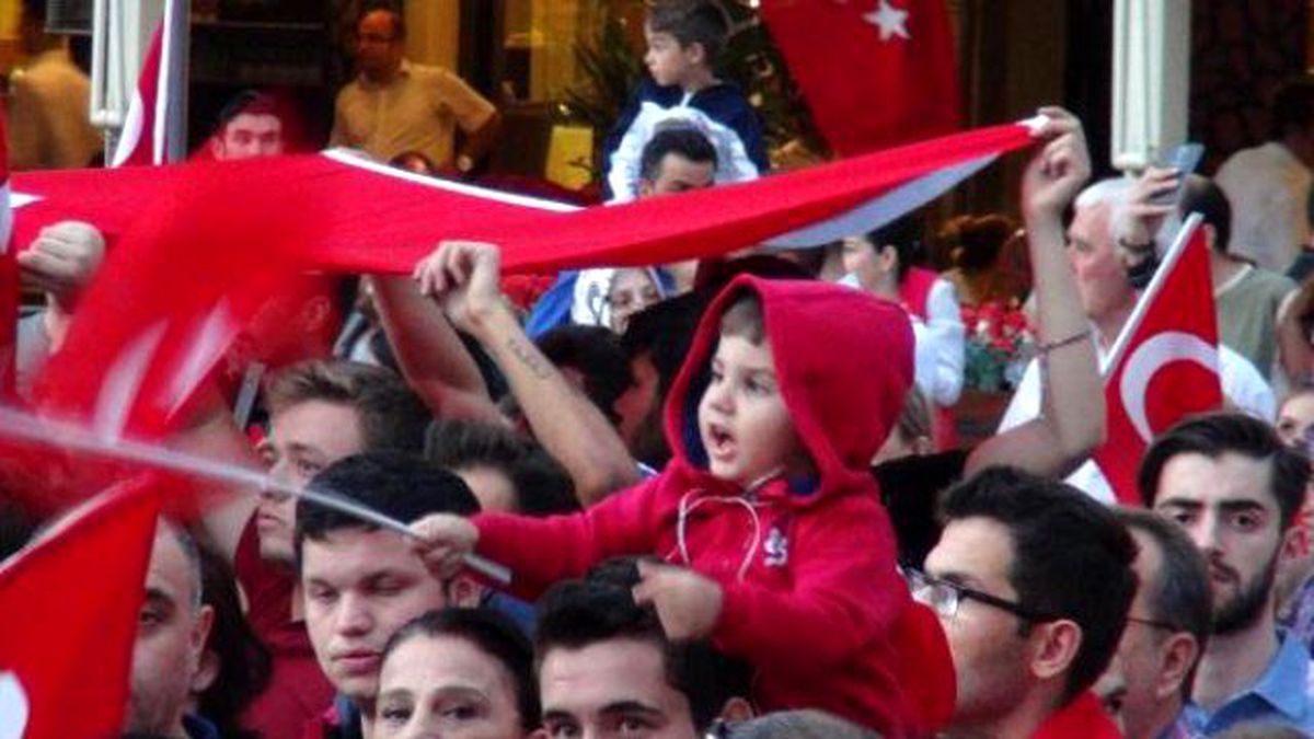 Bandırma\'da Terör Protesto Edildi
