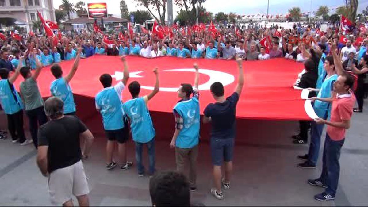 Bandırma\'da Terör Protesto Edildi