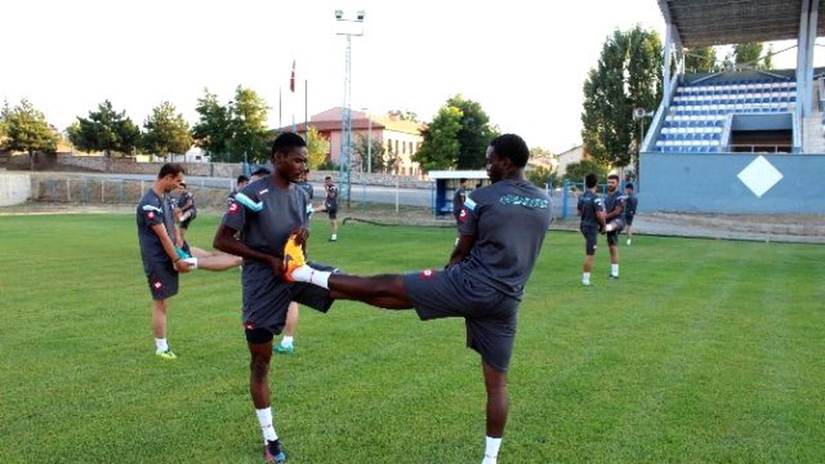 Beyşehir Belediyespor İki Siyahi Futbolcuyu Deniyor
