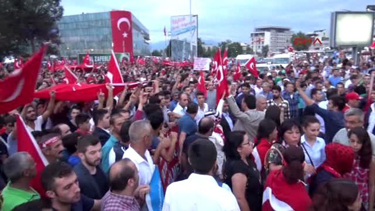 Bursa\'da Gergin Yürüyüş