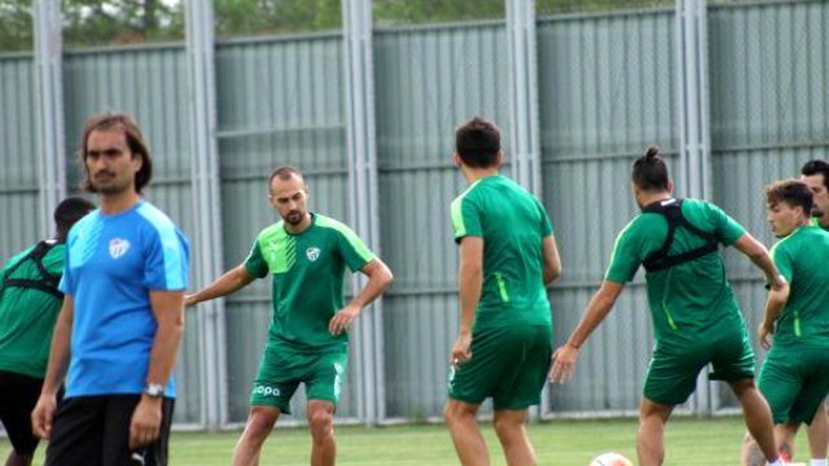 Bursaspor Antrenmanında Şehitler İçin Saygı Duruşu