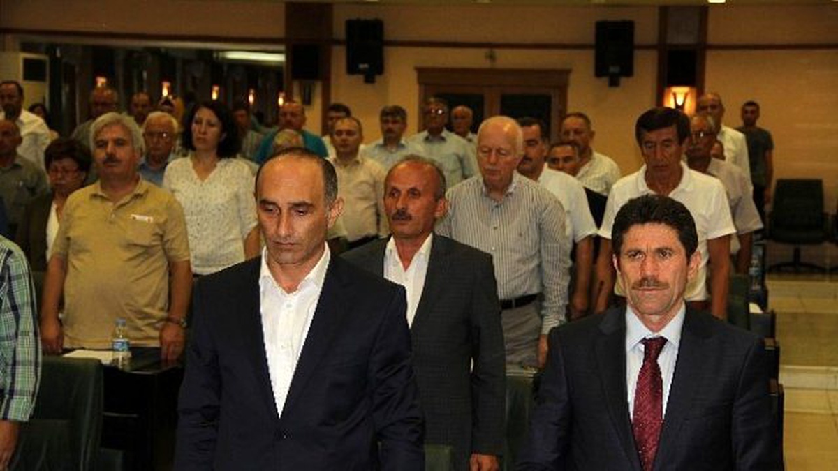 Büyükşehir Belediye Meclisi Şehitler İçin Saygı Duruşunda Bulundu