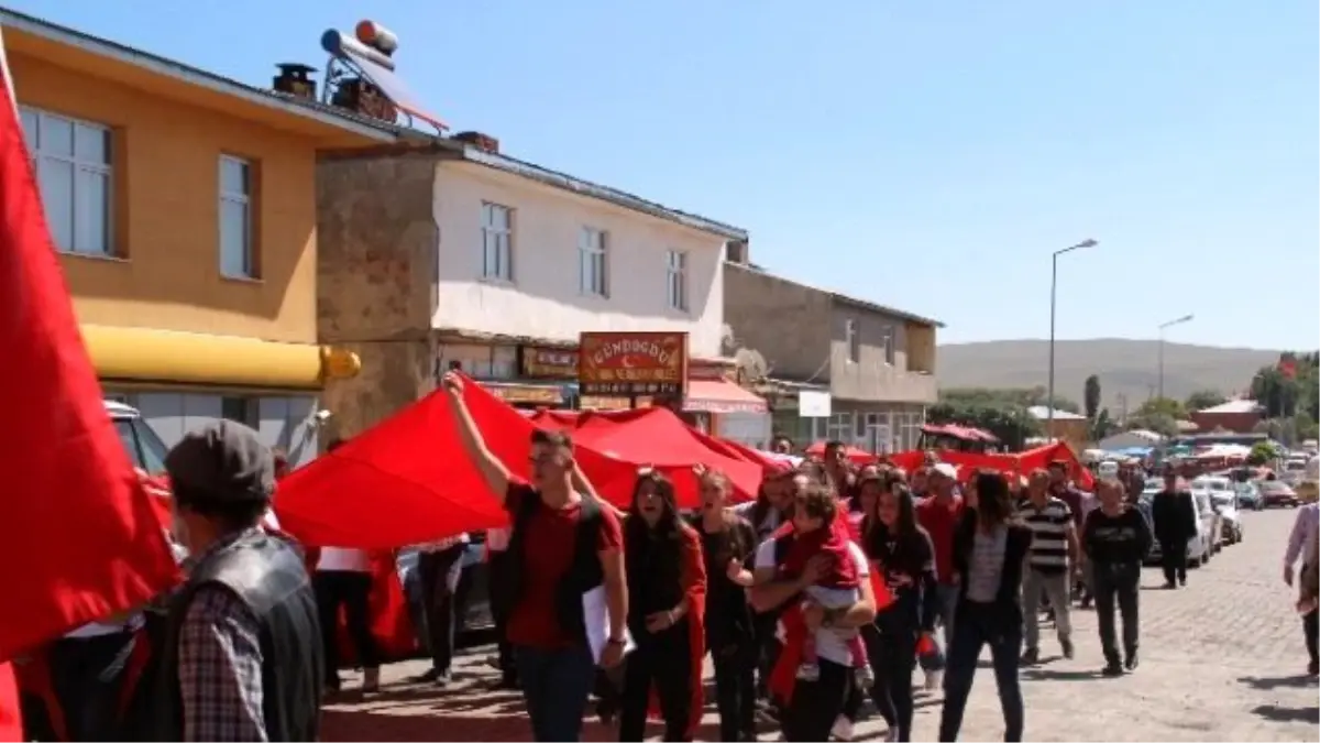 Çıldır Şehitler İçin Yürüdü