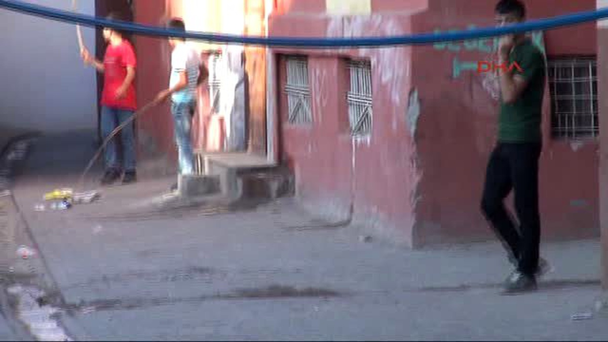 Cizre\' de Sokağa Çıkma Yasağı ve Operasyonlar Sürüyor 1-