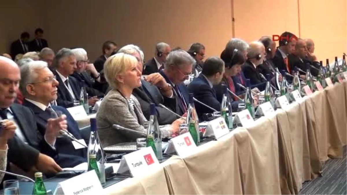 Dışişleri Bakanı Sinirlioğlu Paris?te Konferansa Katıldı -2
