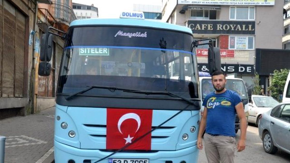 Dolmuşçulardan Bayraklı ve Siyah Kurdeleli Tepki
