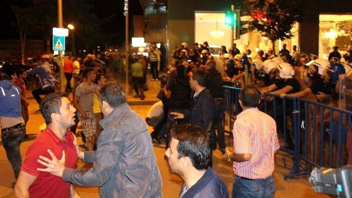 Erzurum\'da Teröre Tepki Yürüşünde Gerginlik