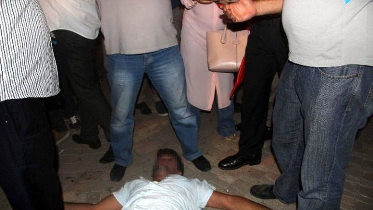 Gaziantep\'de Binlence Kişi Teröre Tepki İçin Yürüdü
