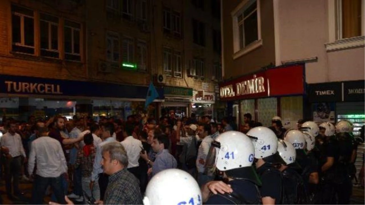 Gebze\'de Hdp Binasına Girmek İsteyen Grep ile Polis Arasında Gerginlik