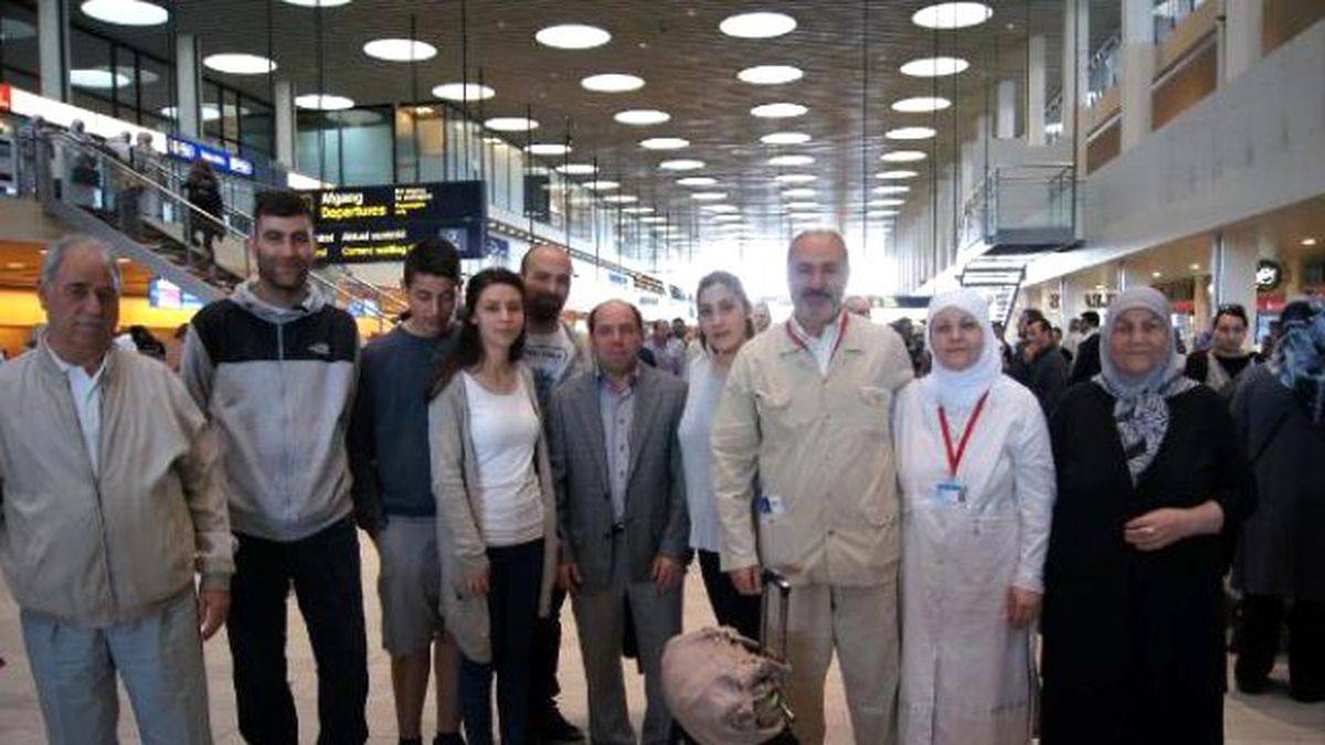 Hacı Adayları Danimarka\'dan Gözyaşlarıyla Uğurlandı