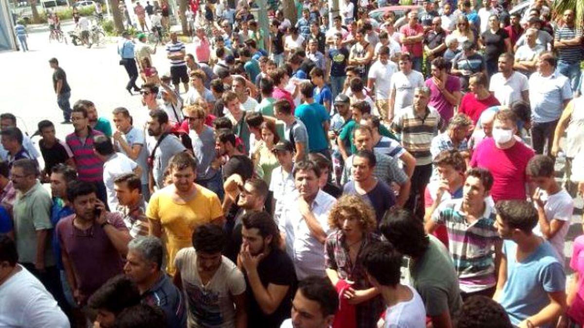 Hdp Binasına Türk Bayrağı Astılar
