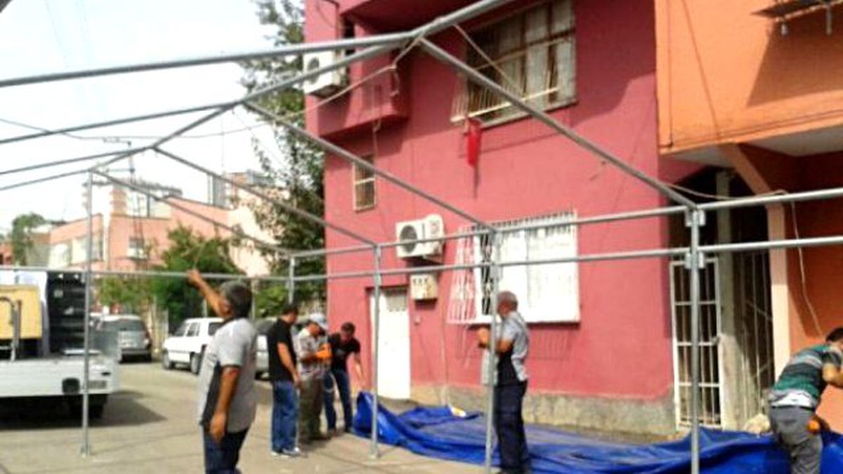 Iğdır\'da Şehit Olan 2 Polisin Adana\'daki Baba Evlerine Ateş Düştü
