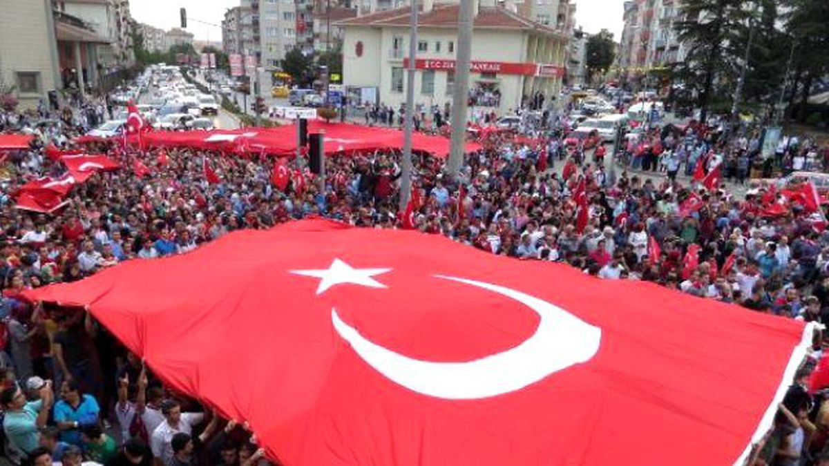 İnegöl\'de Terörü Protesto Yürüyüşü