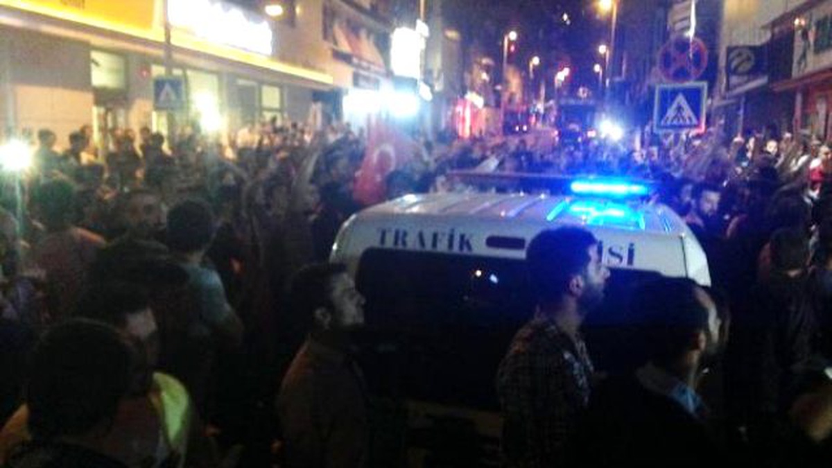 İzmit Gece Yarısı Şehitler İçin Ayağa Kalktı