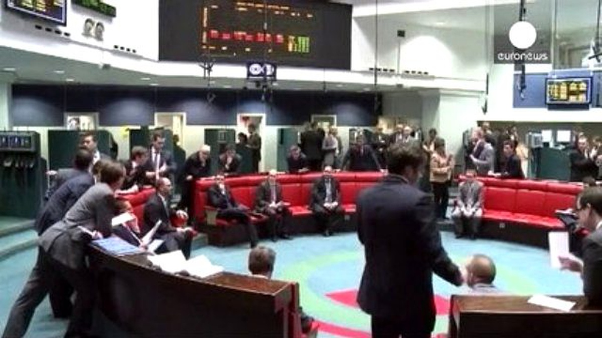 Jp Morgan, Londra Metal Borsası\'nda Sesli Müzayededen Çekildi