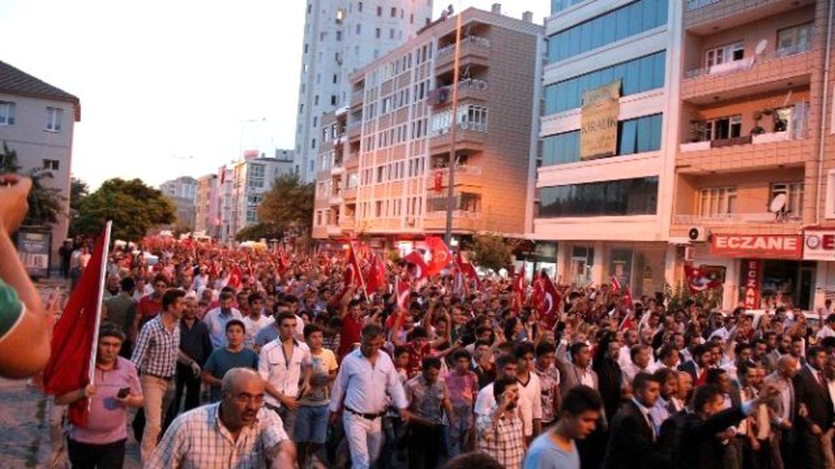 Kayseri\'de Binler Şehitler İçin Yürüdü