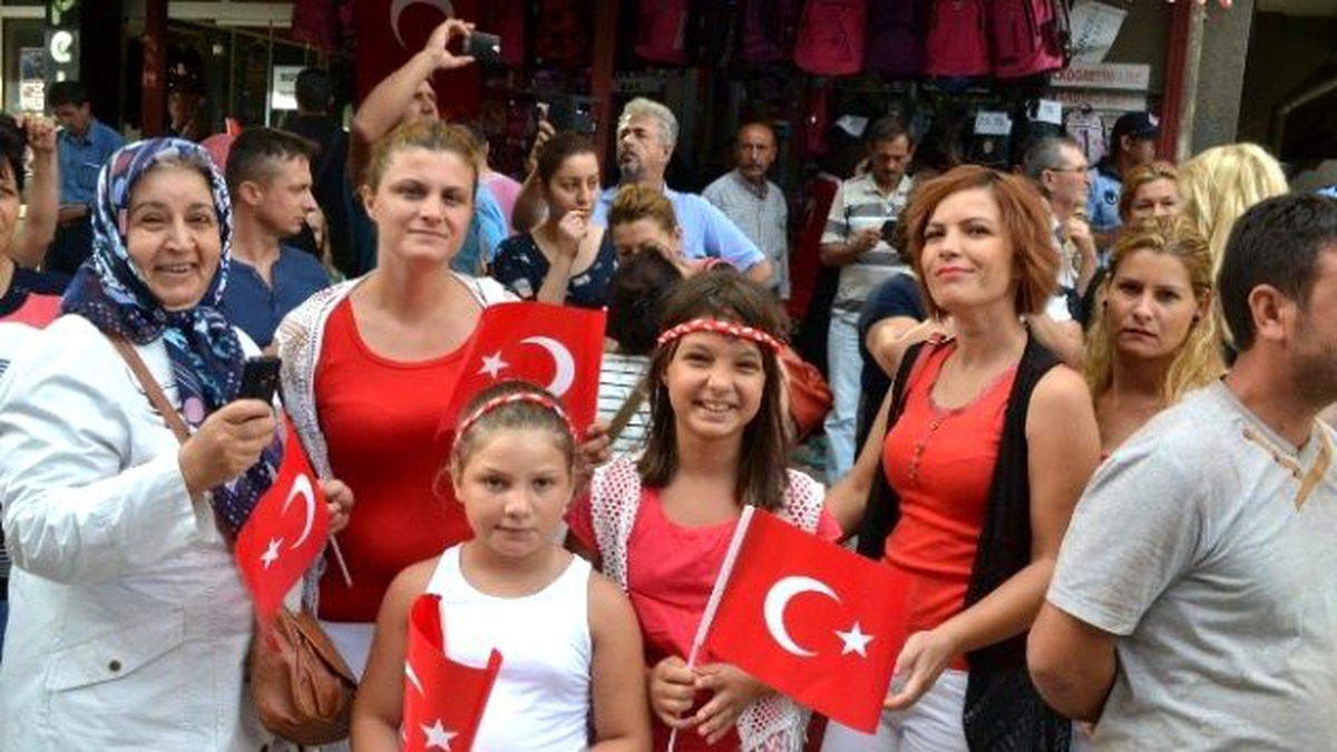 Keşanlılar Şehitler İçin Yürüdü