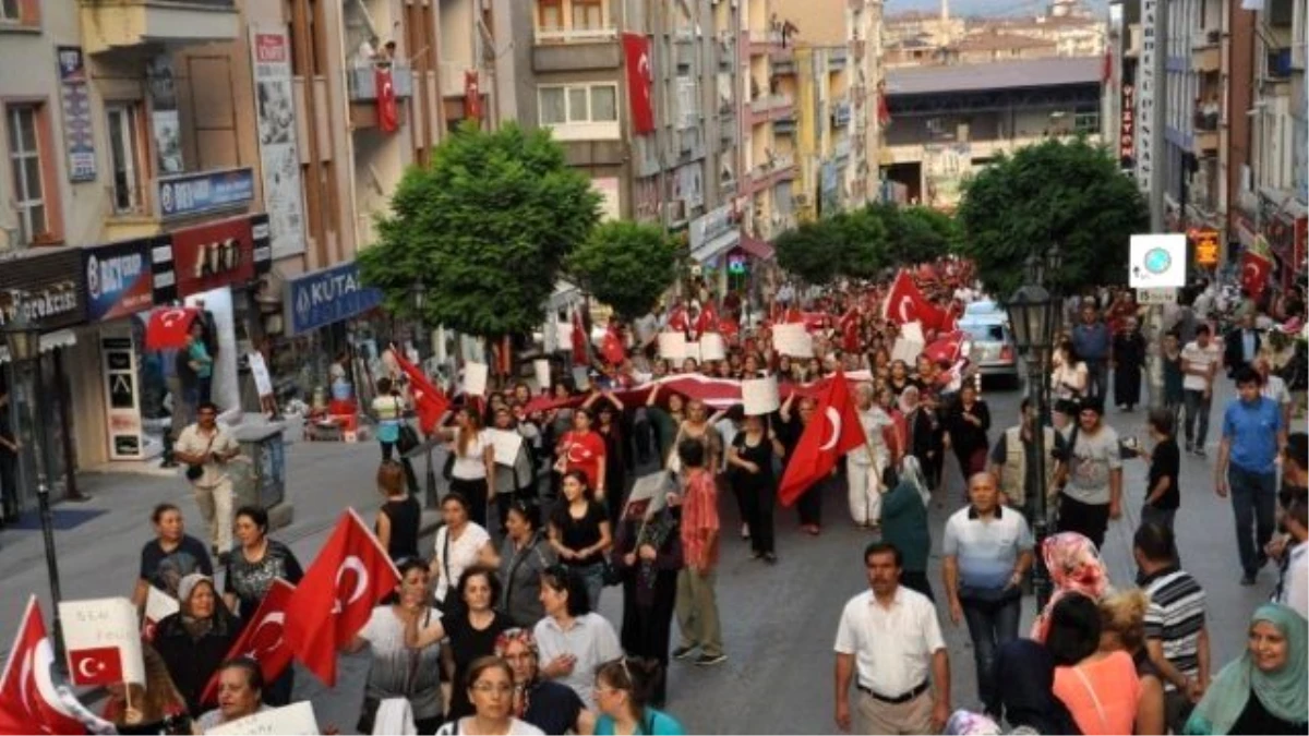Kırıkkale\'de Teröre Lanet, Şehide Saygı Yürüyüşü