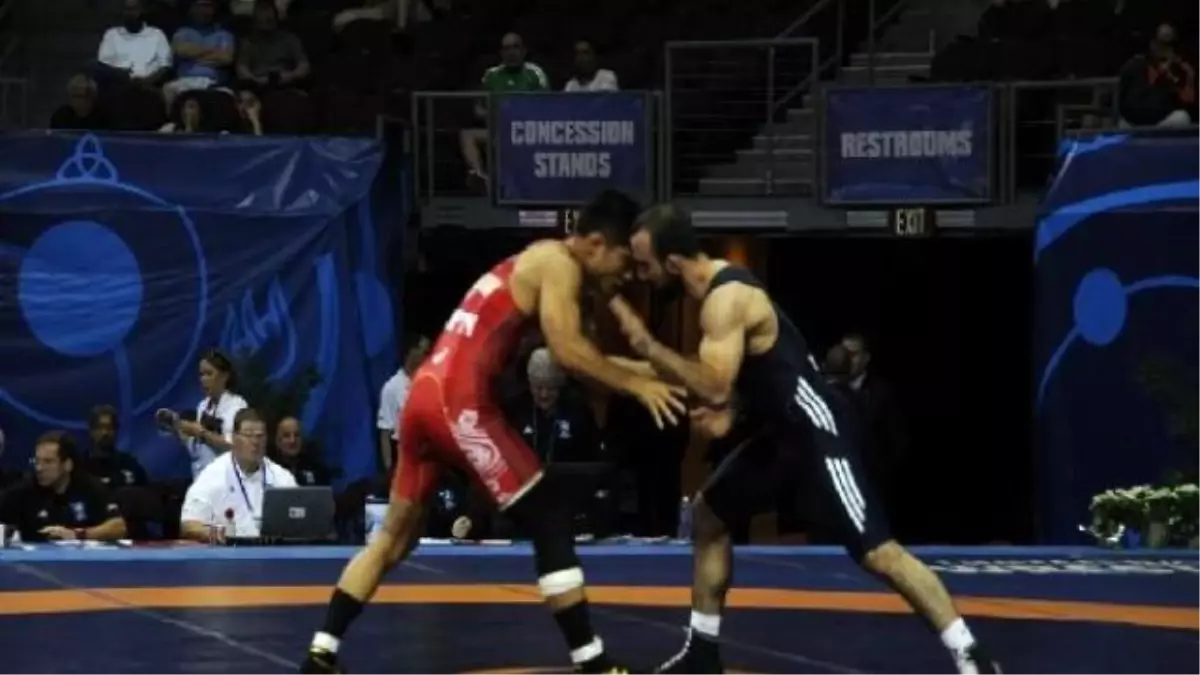 Las Vegas'taki Dünya Güreş Şampiyonası'na Devam Ediliyor