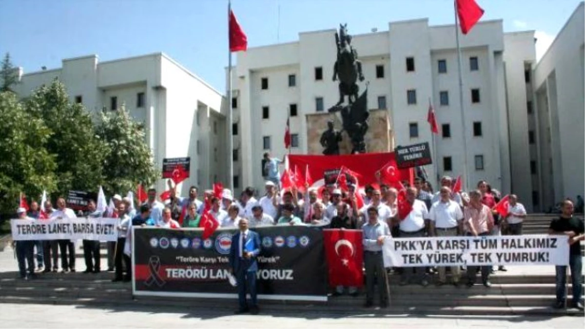 Nevşehir\'de Memur-Sen Üyelerinden Terör Protestosu