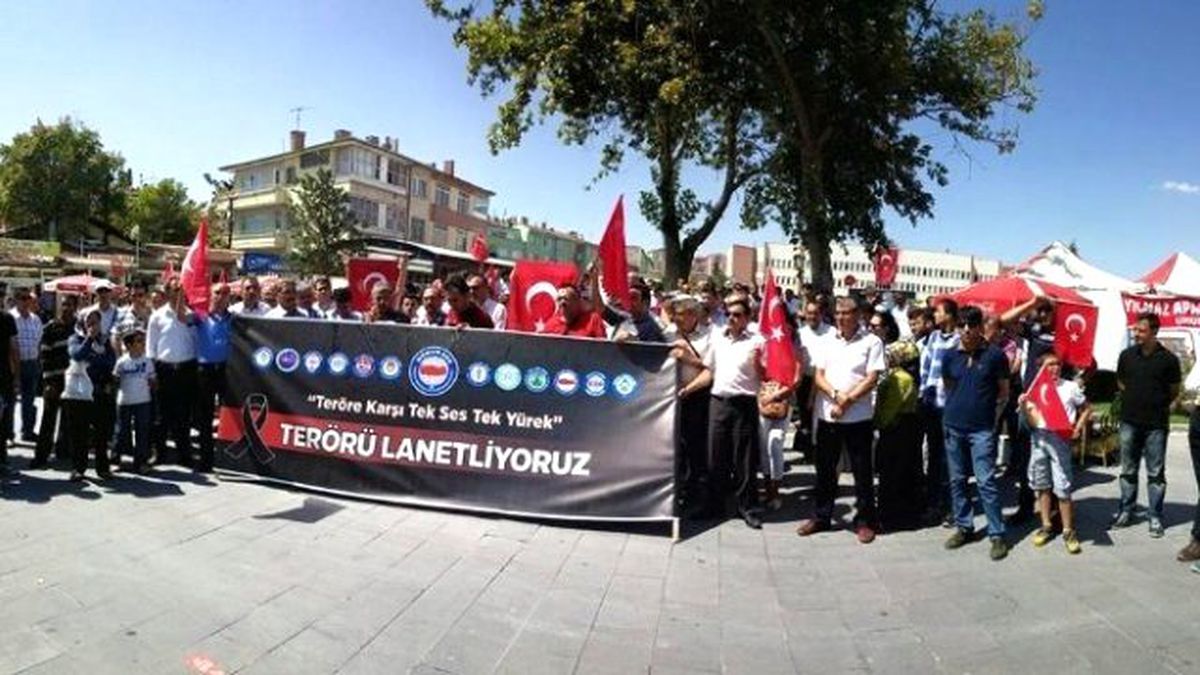 Niğde Memur-sen Teröre Tepki Gösterdi