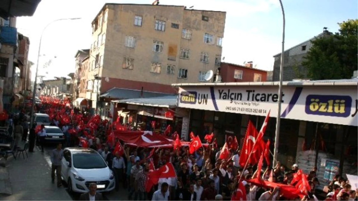 Pasinler \'De Teröre Lanet Yürüyüşü Düzenlendi