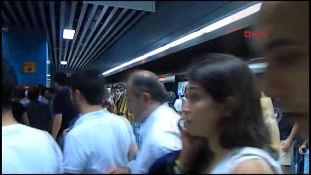 Paslanan Zincirler Marmaray\'da Yürüyen Merdivenleri Durdurdu