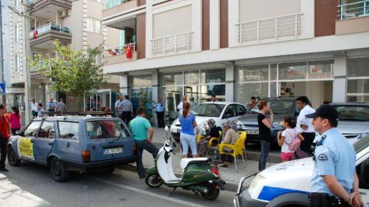 Polis, Boşandığı Eşini Öldürdü, 5 Saat Sonra İntihar Etti