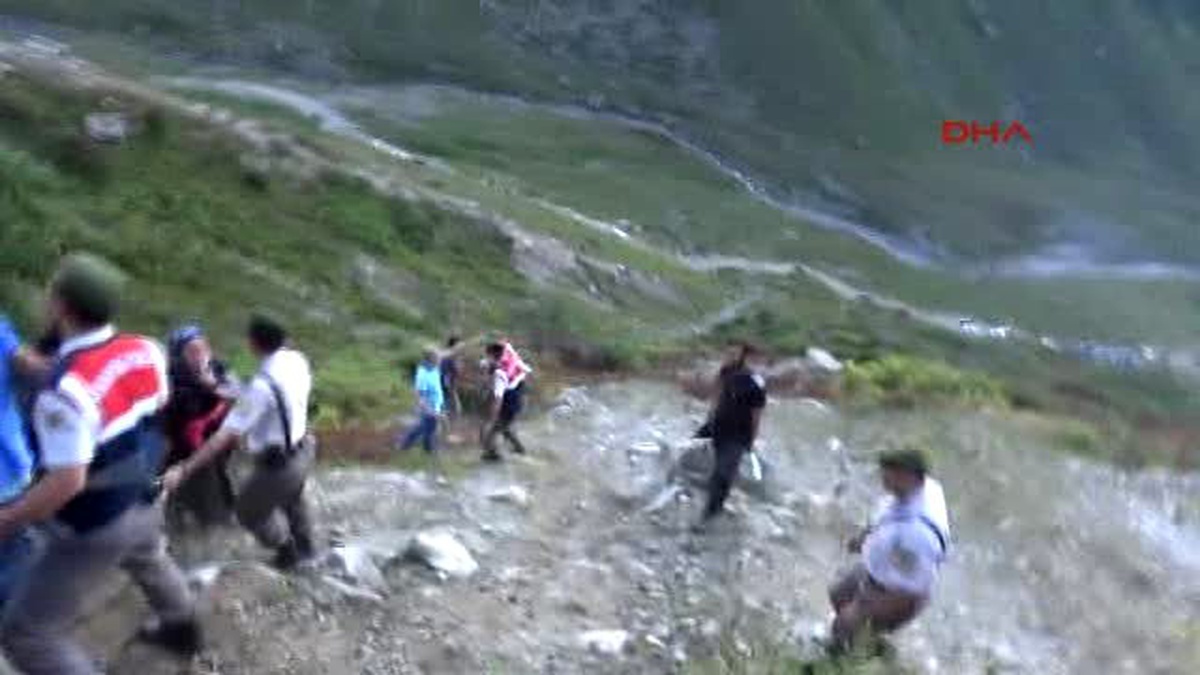 Rize\' de Sınır Tartışması Yaşanan Yaylada Olaylar Çıktı: 1\'i Asker 4 Kişi Yaralandı -2