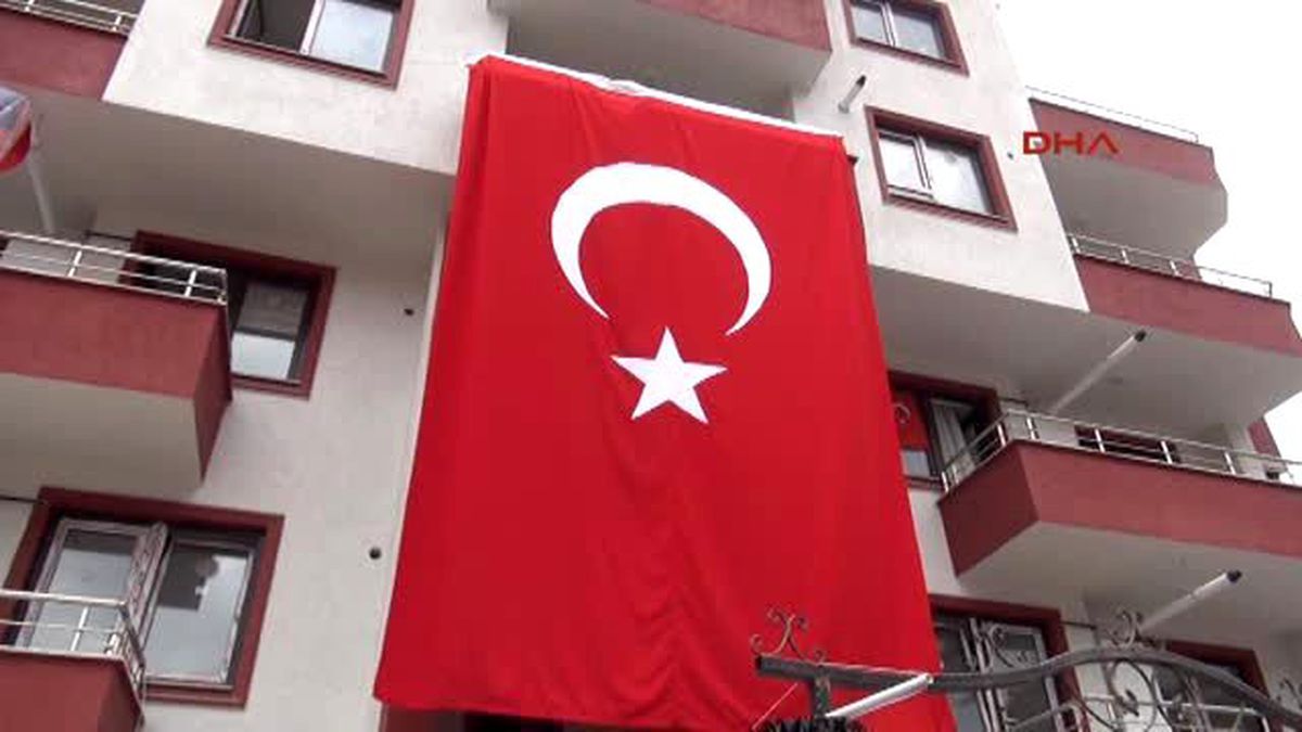 Sağlık Bakanı Müezzinoğlu, Şehit Yarbay? In Ailesini Ziyaret Etti