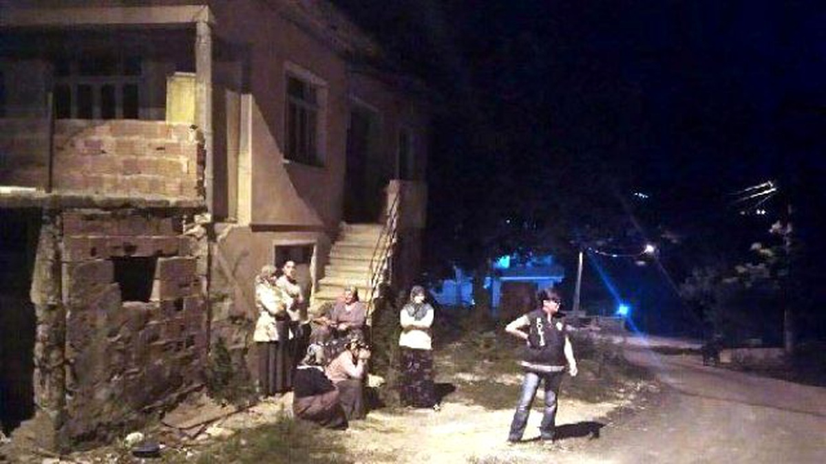 Sakarya\'da Mahalle Sakinleri Tepki Gösterince Tarım İşçileri Evleri Boşalttı