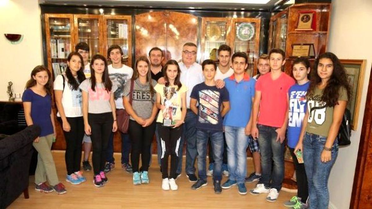 Şampiyonlardan Kırklareli Belediye Başkanı Kesimoğlu\'na Ziyaret