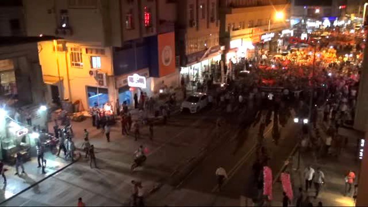 Şanlıurfa?da Şehitler İçin Yürüyüş