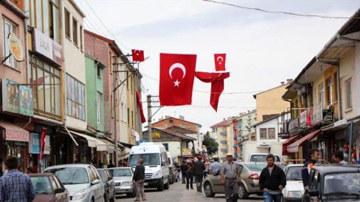 Şehit Polisin Bolu\'daki Baba Ocağında Yas (2)