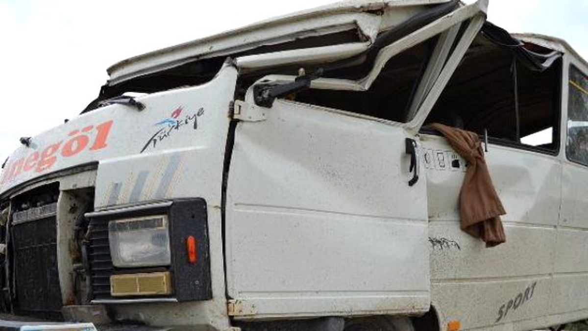 Servis Minibüsü Devrildi: 1 Ölü, 6 Yaralı