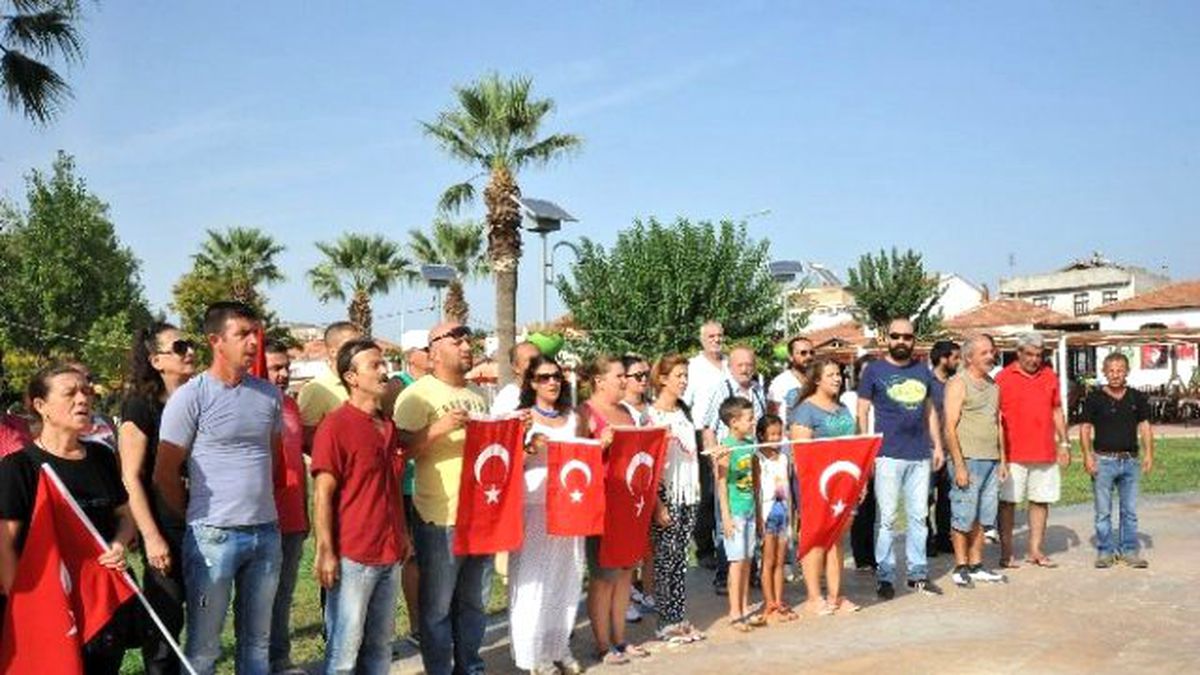 Sığacık Esnafı Kepenk Kapattı