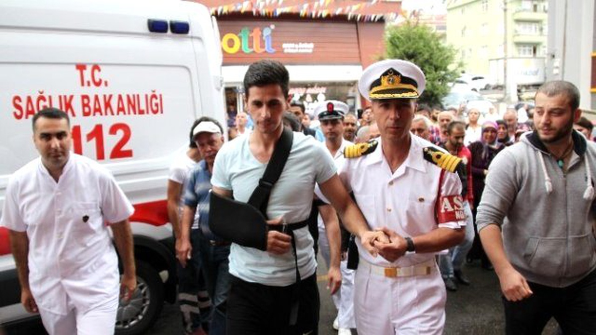 Şırnak\'taki Çatışmada Yaralanan Gazi Evine Getirildi