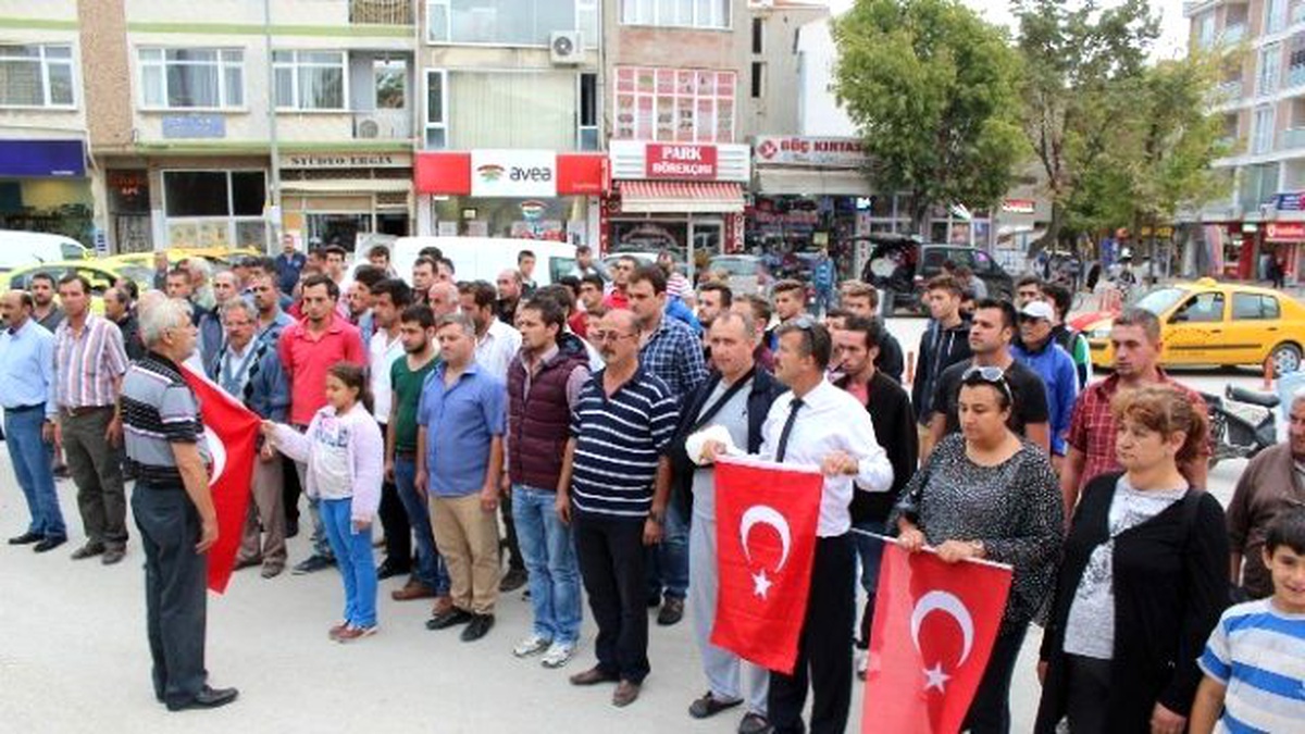 Tekirdağ\'da Taksicilerden Şehitler İçin Protesto