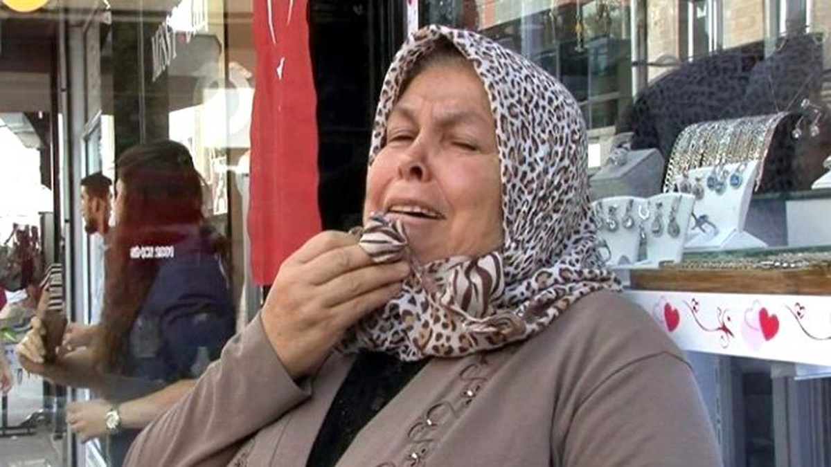 Teröre Tepki\' Yürüyüşünü Gören Şehit Annesi Gözyaşlarına Boğuldu