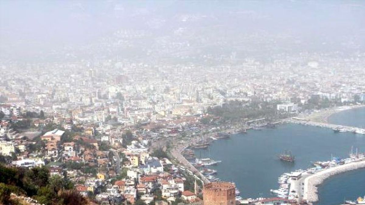 Toz Bulutu Alanya\'da Hayatı Olumsuz Etkiledi