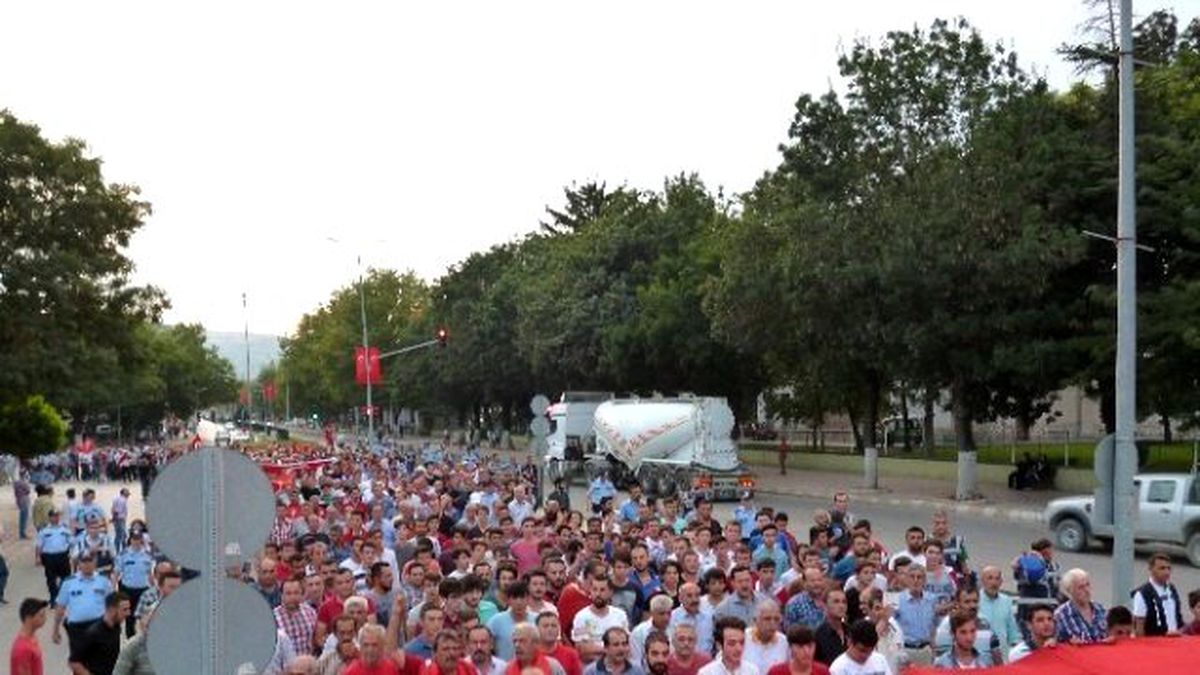 Turhal\'da Teröre Tepki Yürüyüşü