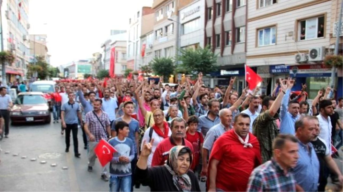 Yalova\'da Teröre Tepki Yürüyüşü