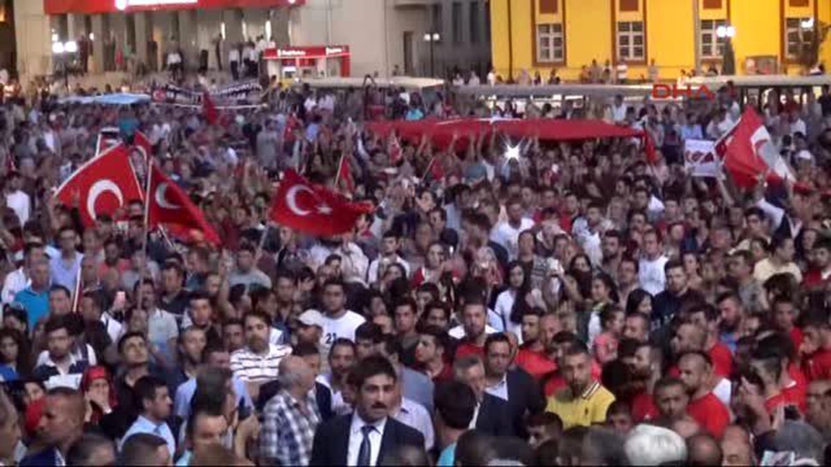 Yozgat\'ta \'Şehide Saygı, Teröre Lanet\' Yürüyüşüne 10 Bin Kişi Katıldı