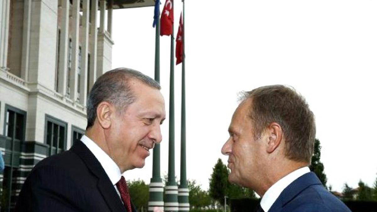AB Konseyi Başkanı Tusk Cumhurbaşkanlığı Külliyesi\'nde