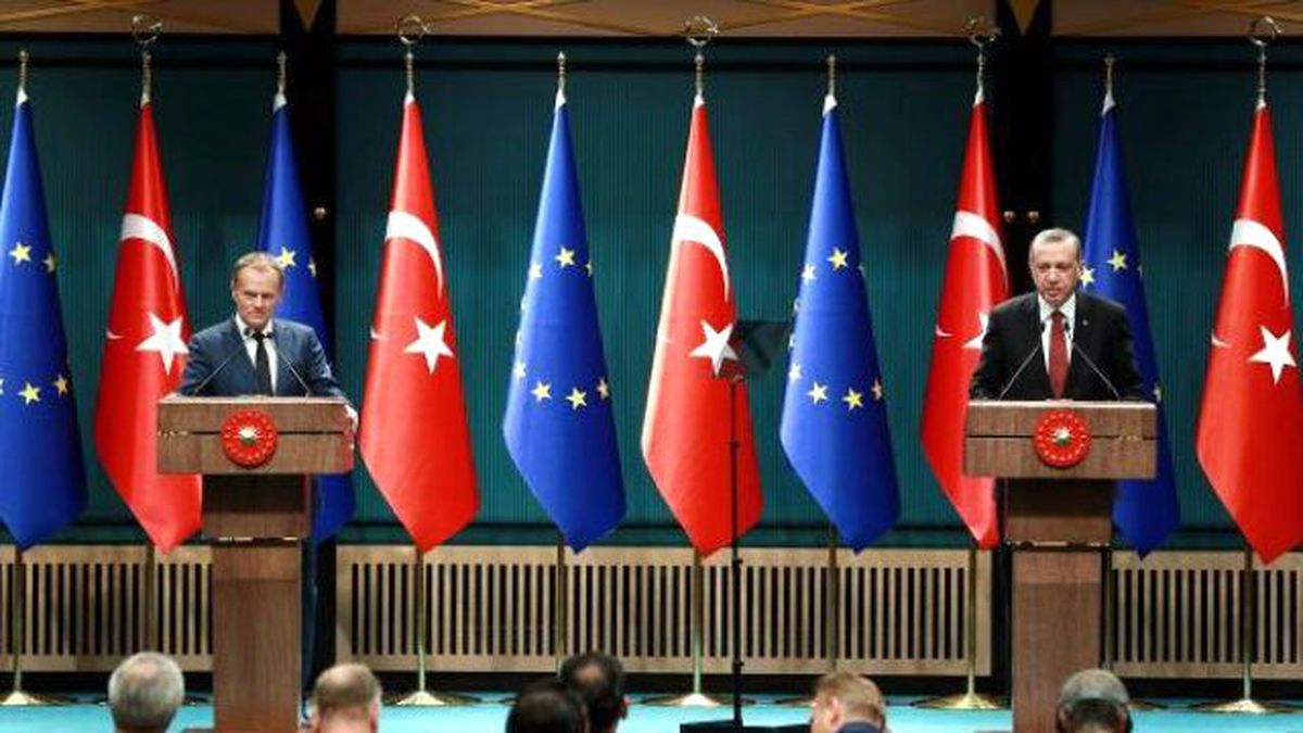 AB Konseyi Başkanı Tusk Cumhurbaşkanlığı Külliyesi\'nde (2)