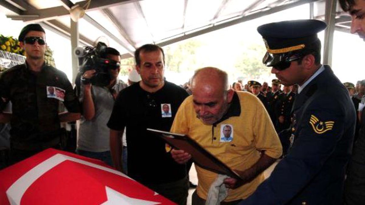 Adana 3 Şehidine Ağladı (2)