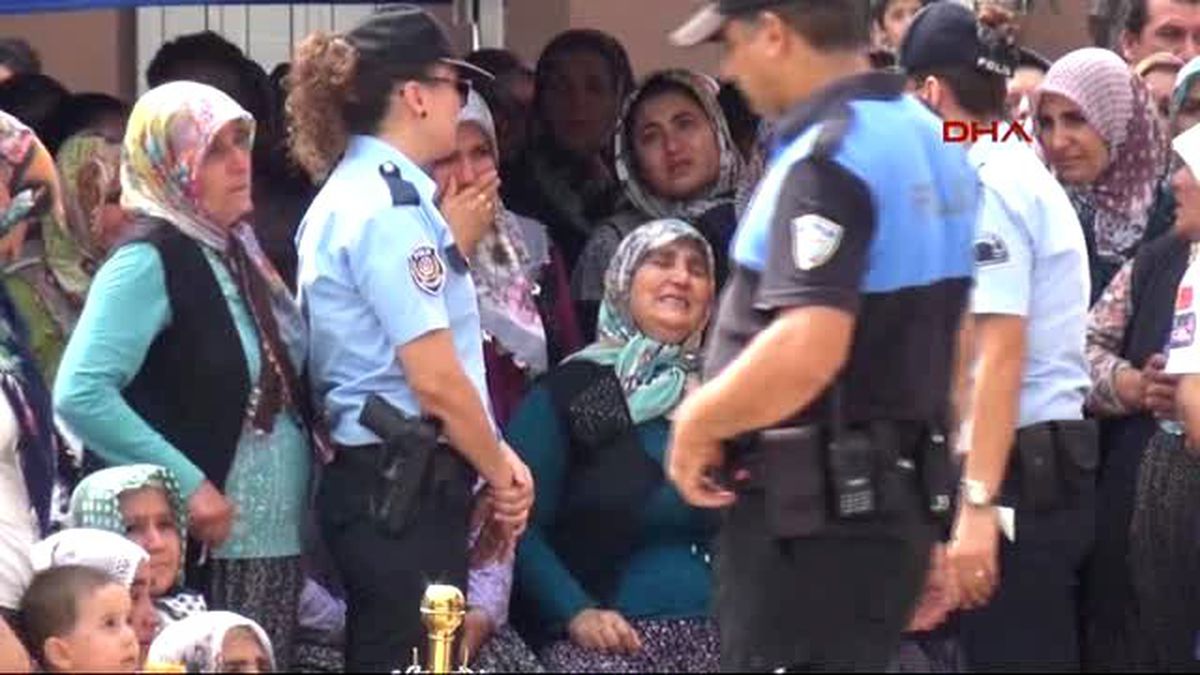 Adana 3 Şehidine Ağladı 5-