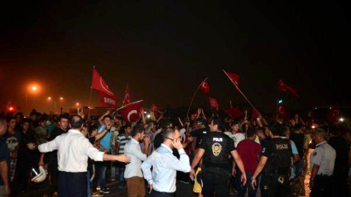 Adana\'da 3 Bin Kişilik Terör Protestosu (3)