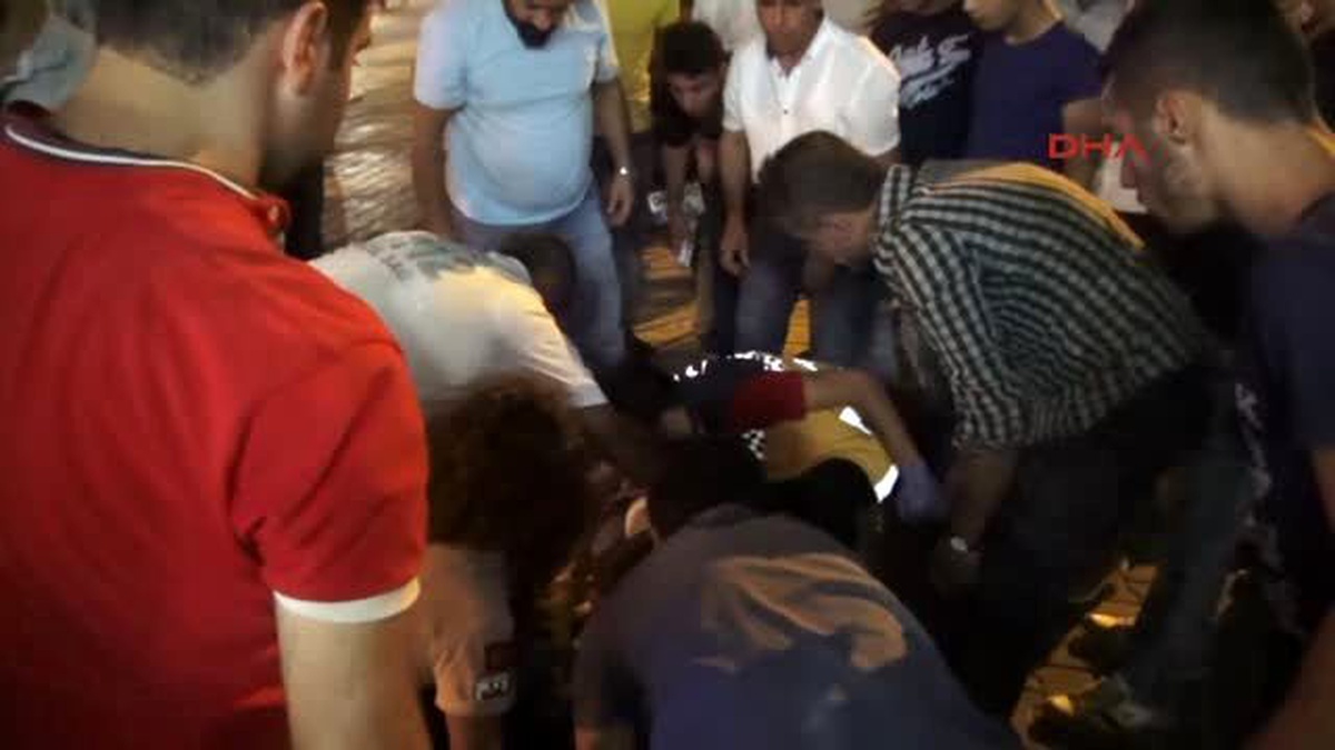 Adıyaman - İnternet Kafede Sırtından Bıçaklandı